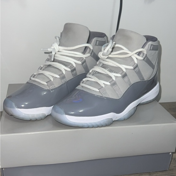 AIR JORDAN COOL GREY 11'S
